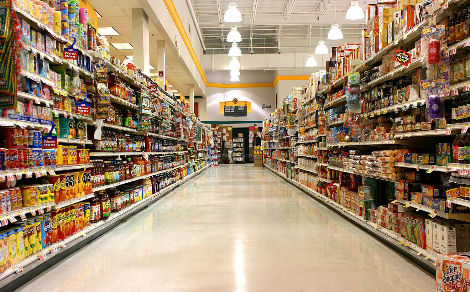 Son şirket blogları hakkında Büyük Rus süpermarketlerinde hızlandırılmış yükseltmeler ve çift taraflı ekran raflarına olan talepte istikrarlı bir artış